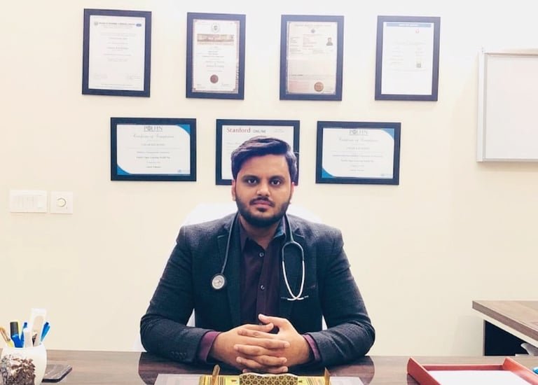 Dr. Umair Khurshid at Doctors' Clinic Lahore